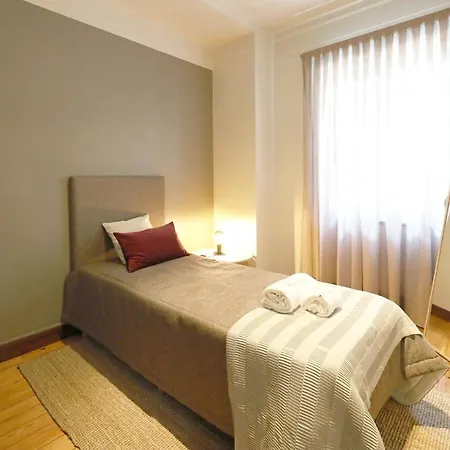 Flh Spacious Flat דירה *
